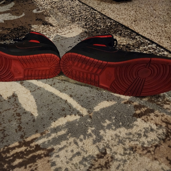 Nike Air Jordan black and red with yellow insignia - Picture 7 of 11